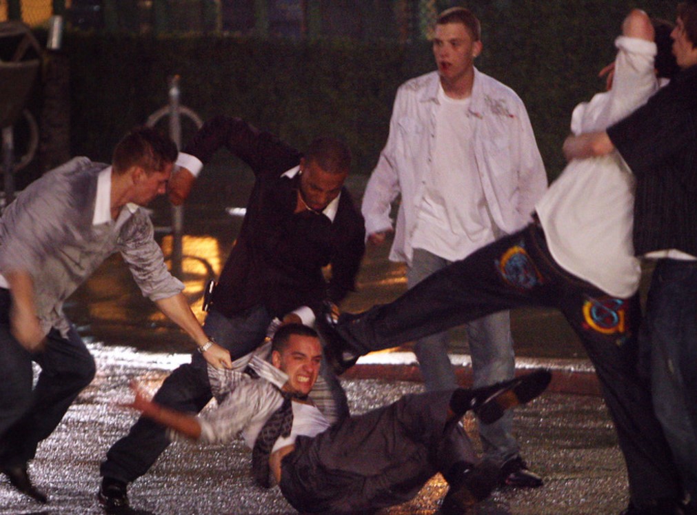 self-defence-against-multiple-attackers-1